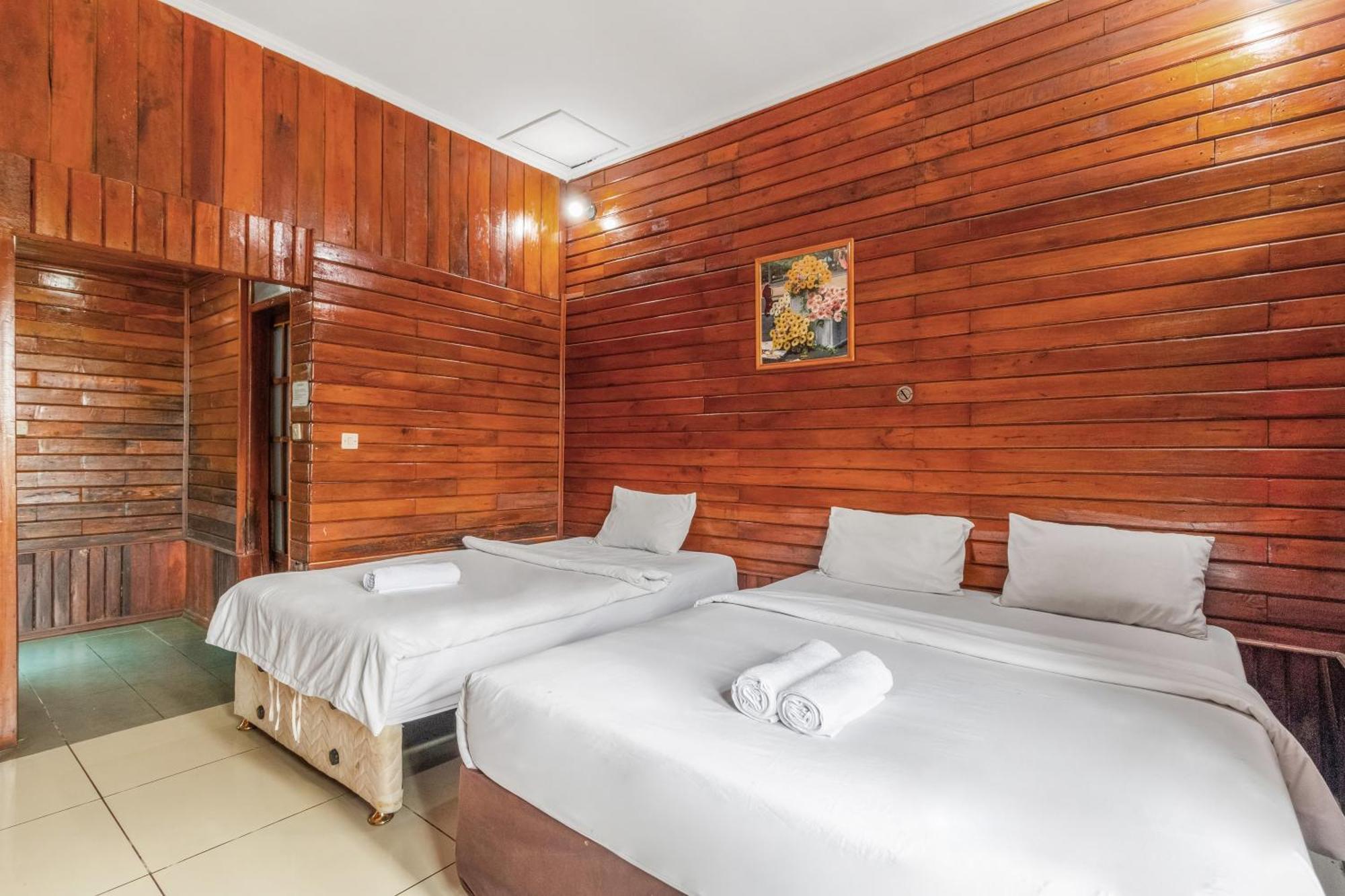 Grand Nirwana Resort Lembang Exterior photo