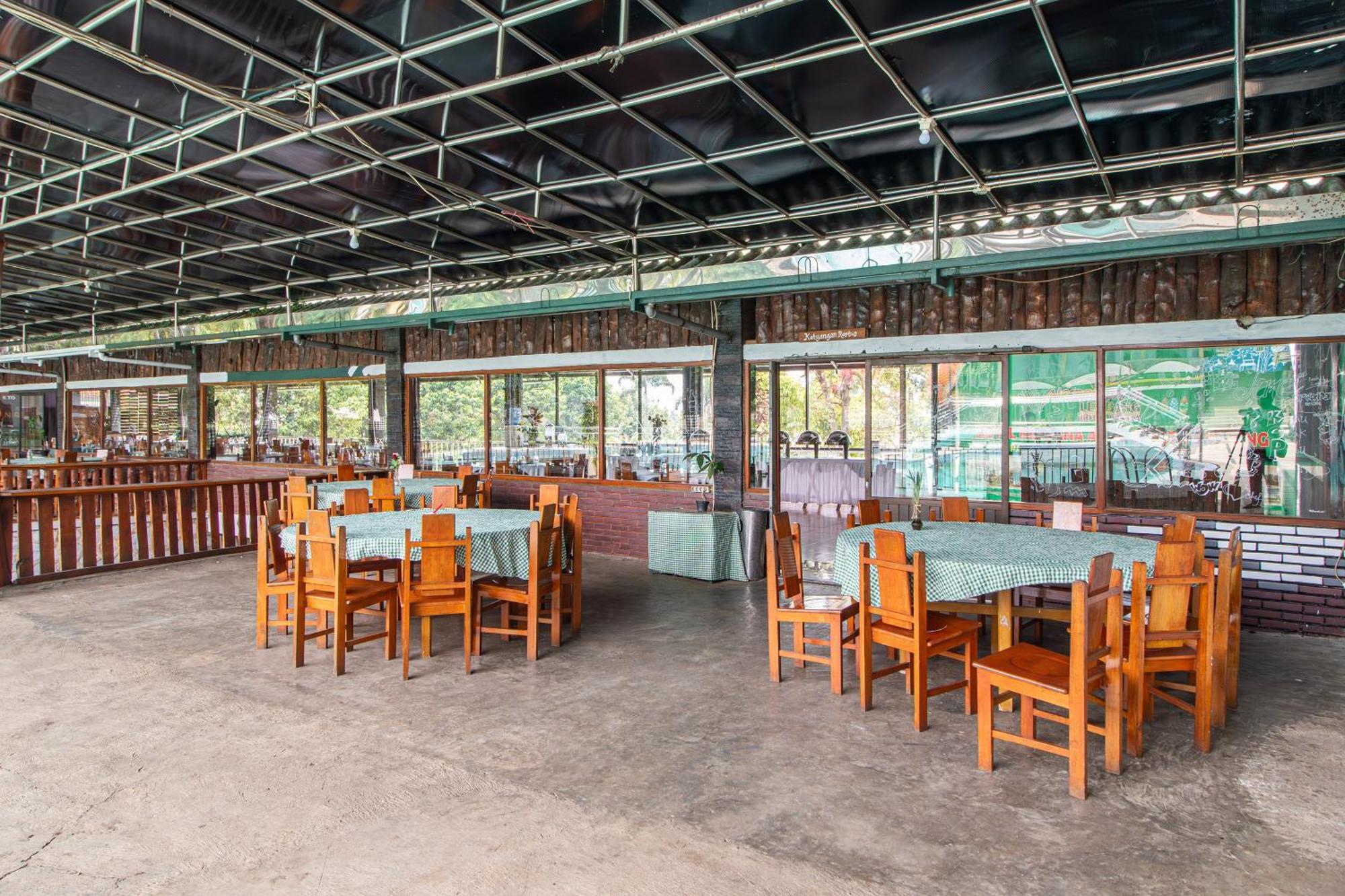 Grand Nirwana Resort Lembang Exterior photo