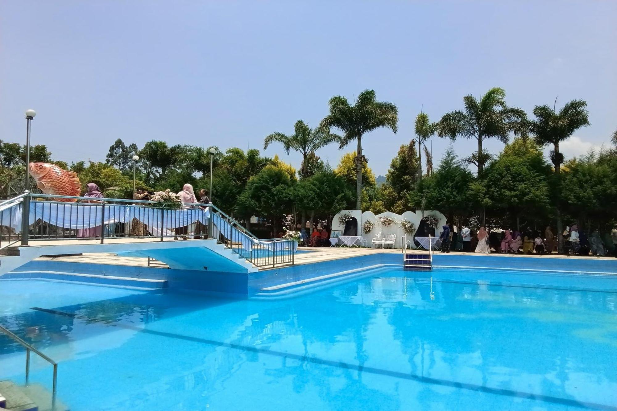 Grand Nirwana Resort Lembang Exterior photo