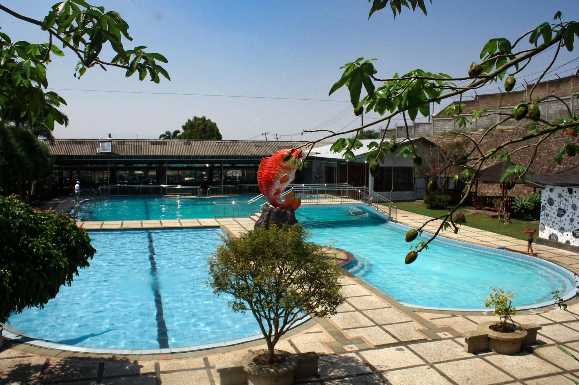 Grand Nirwana Resort Lembang Exterior photo