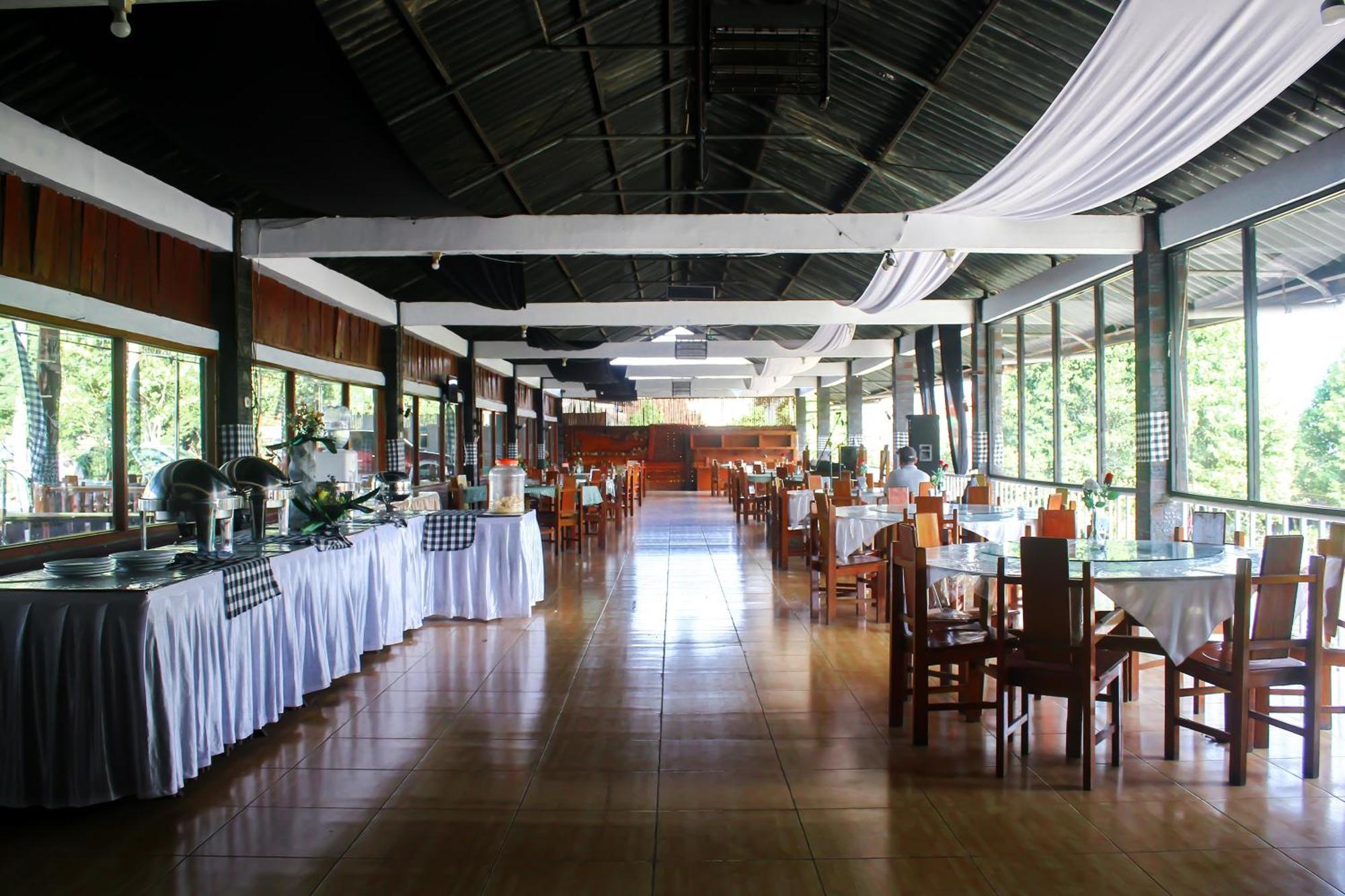 Grand Nirwana Resort Lembang Exterior photo