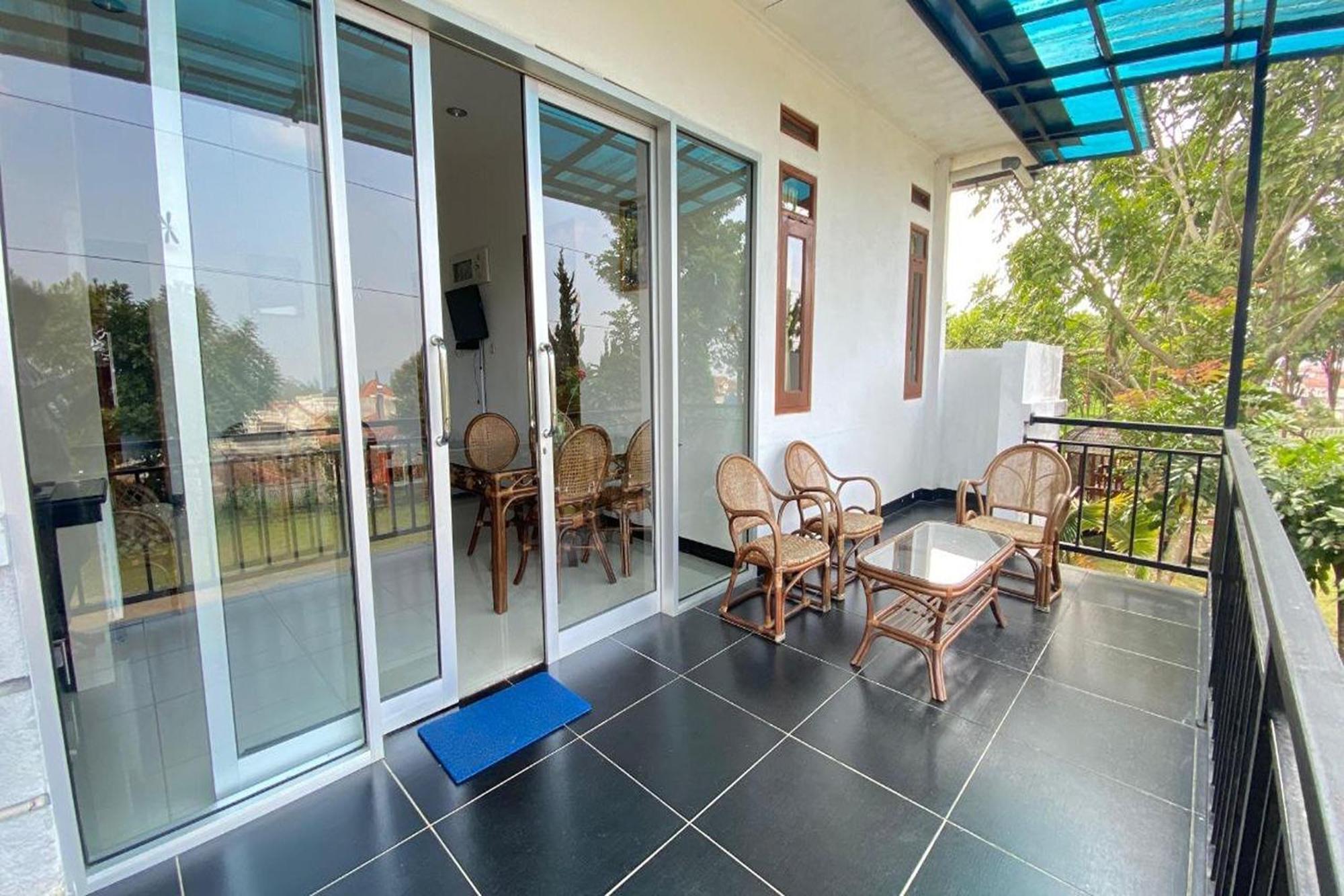Grand Nirwana Resort Lembang Exterior photo